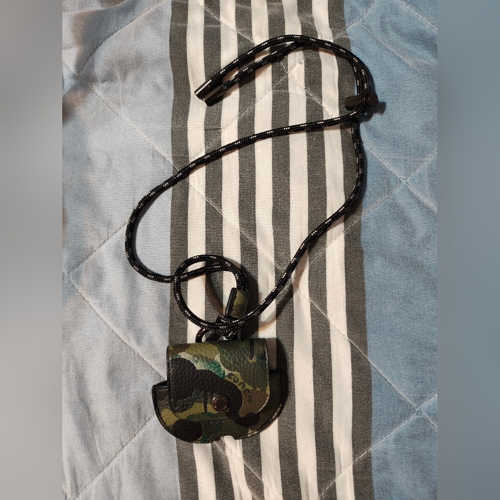 Coach Camo Lanyard Airpods Holder